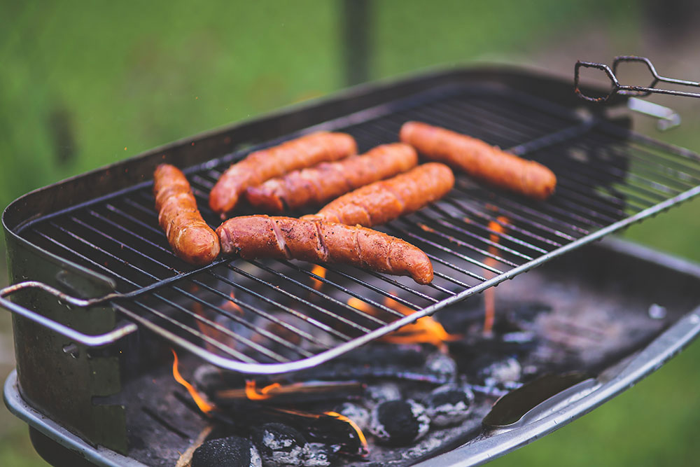 Grilling-sausages Grilling-sausages